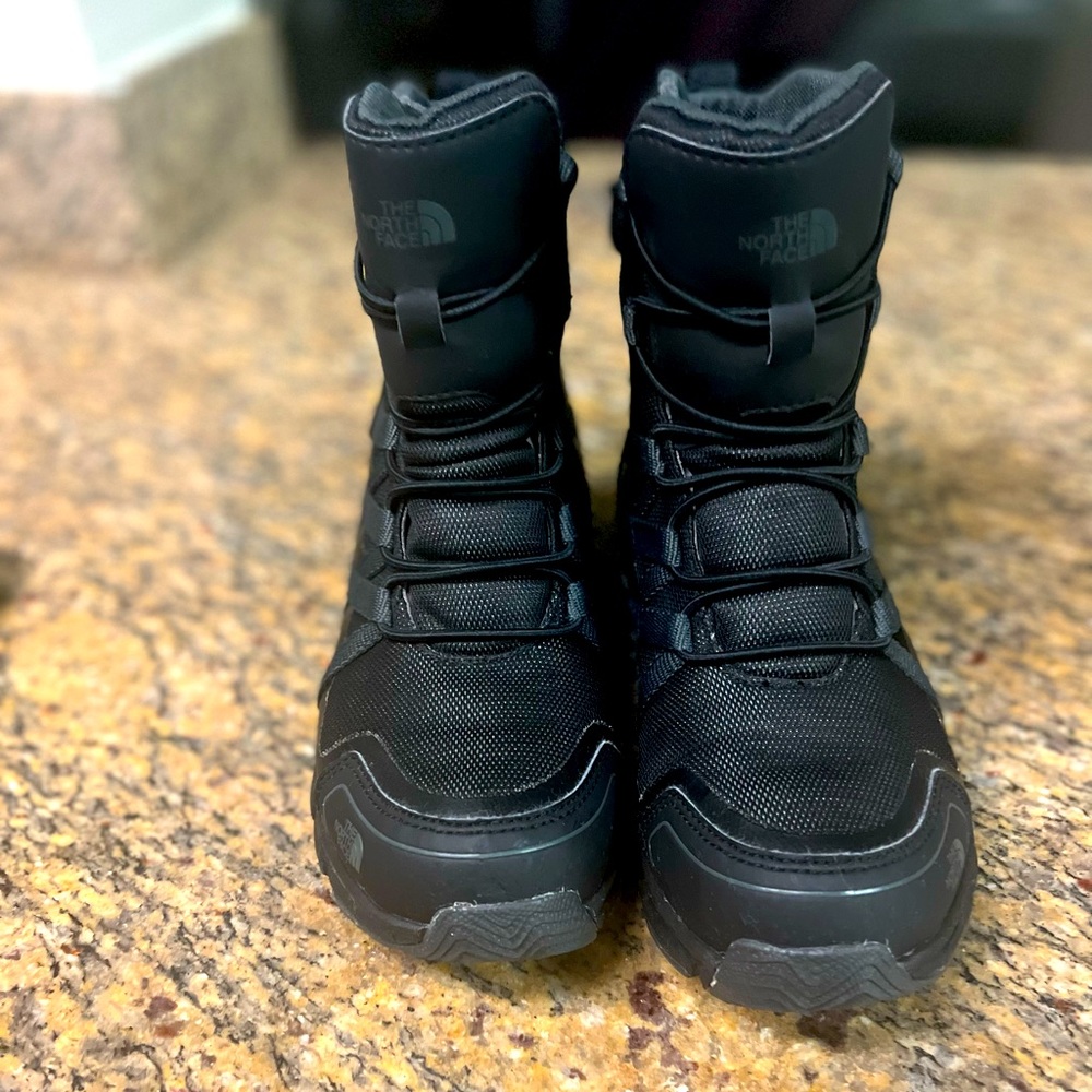 Youth The North Face snow boots and rain boot waterproof